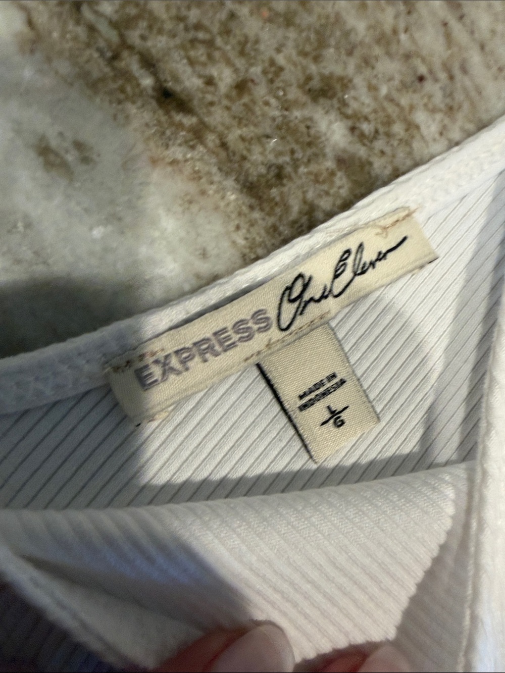 Express White Ribbed V-Neck Tank - Picture 2 of 4